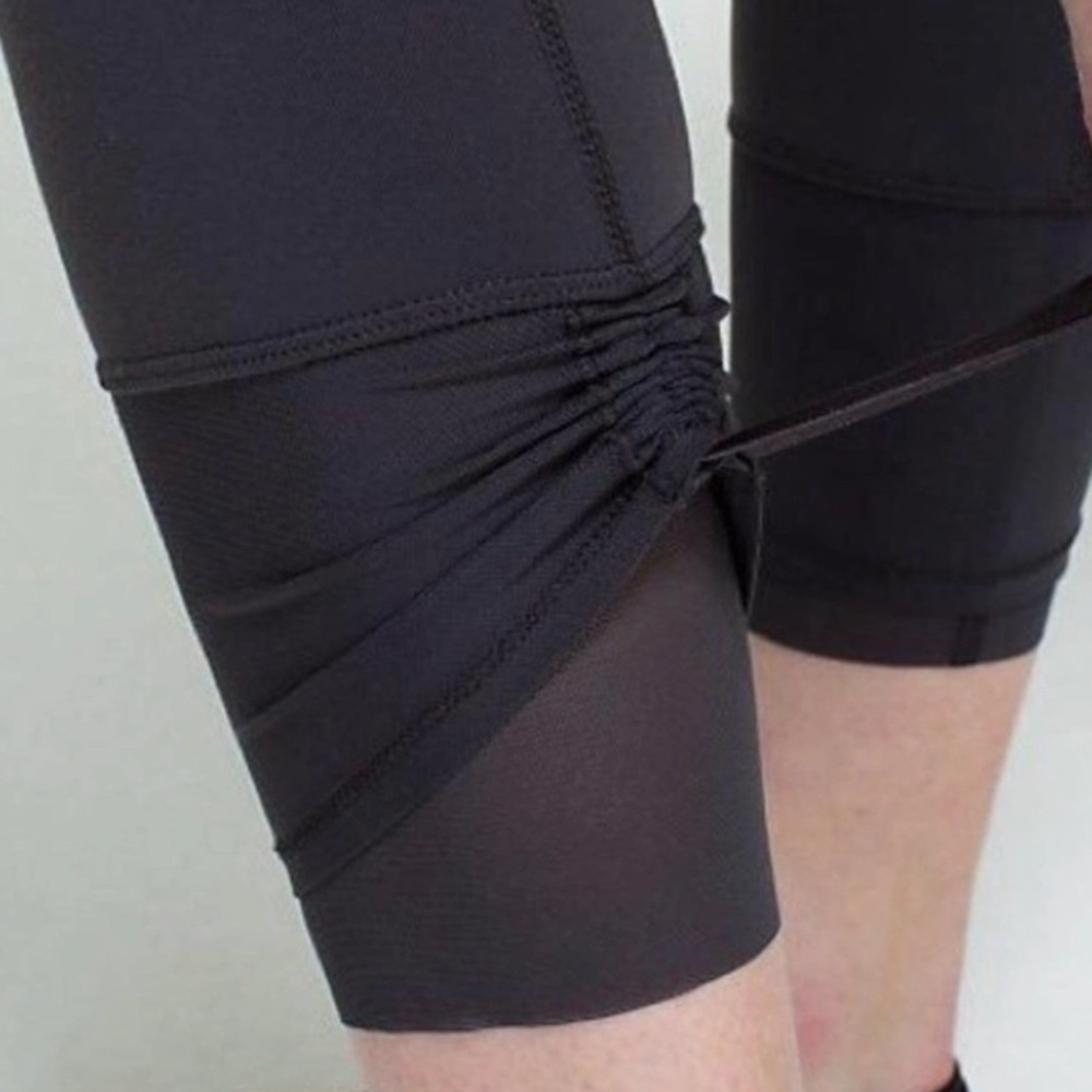 Lululemon Find Your Flow Wunder Under Mesh Crop 4 - image 4